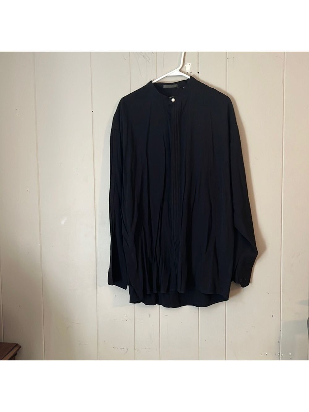 A man long sleeve dress shirt